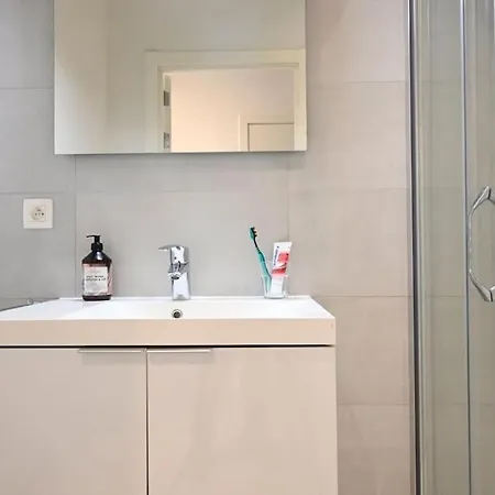 Spacious 4-guest Seaside In