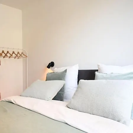 Spacious 4-guest Seaside In *