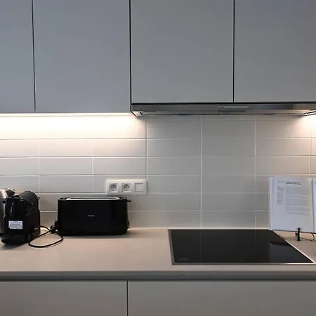 Apartamento Spacious 4-guest Seaside In *