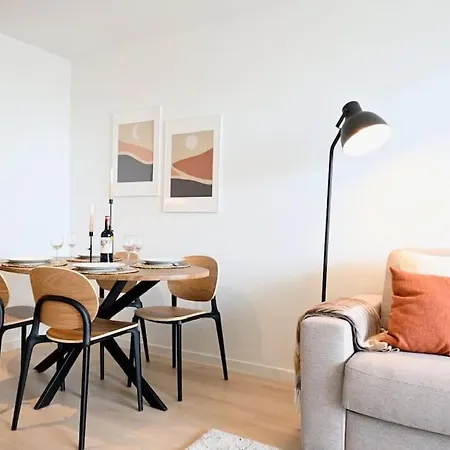 Spacious 4-guest Seaside In *