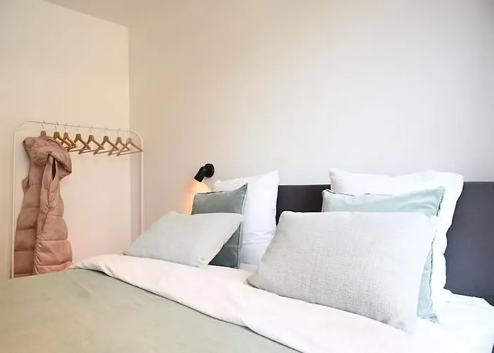 Spacious 4-guest Seaside In *